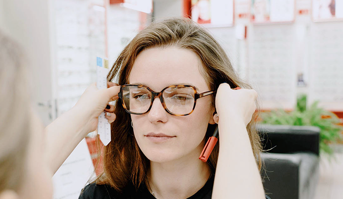 視光?？?></a></dt>
																						<dd>
												<h3><a href=